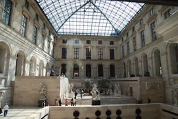 Free Photography Inside the Louvre